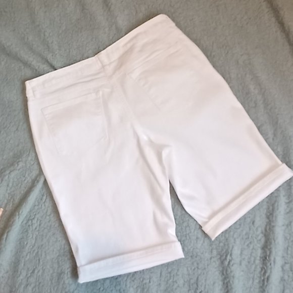 RIDERS - Picture 2 of 2